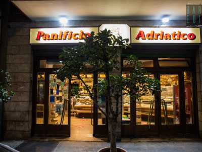 Sempre di origine ottocentesca � l�attivit� della famiglia Concordia, proprietaria da tre generazioni del panificio Adriatico, dal 1932 situato al civico 113 di via De Giosa, ma fondato alla fine del XIX secolo in via Nicolai come forno pubblico